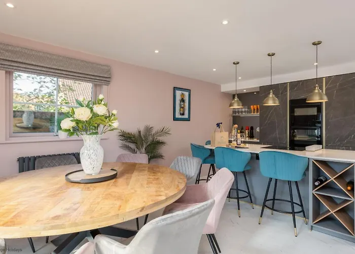 Dovecote House - Luxury Town House - Dog Friendly