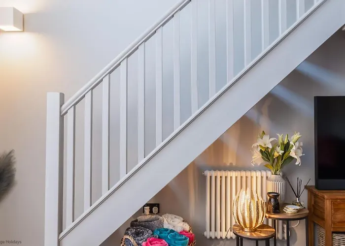 Dovecote House - Luxury Town House - Dog Friendly Holiday home *