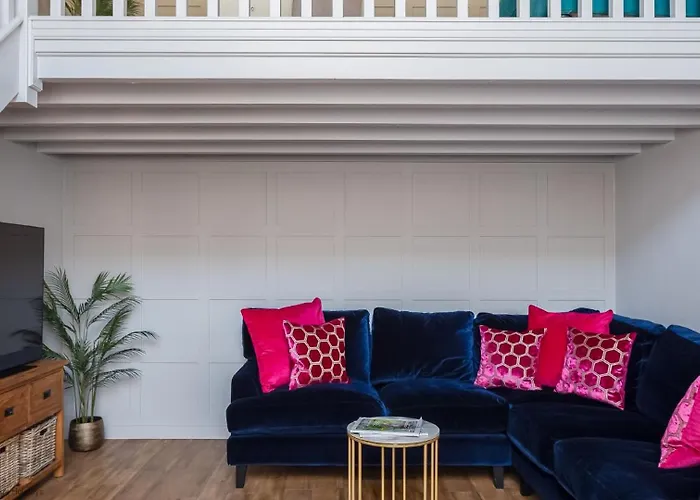 Dovecote House - Luxury Town House - Dog Friendly *