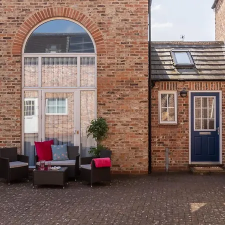 Dovecote House - Luxury Town House - Dog Friendly *