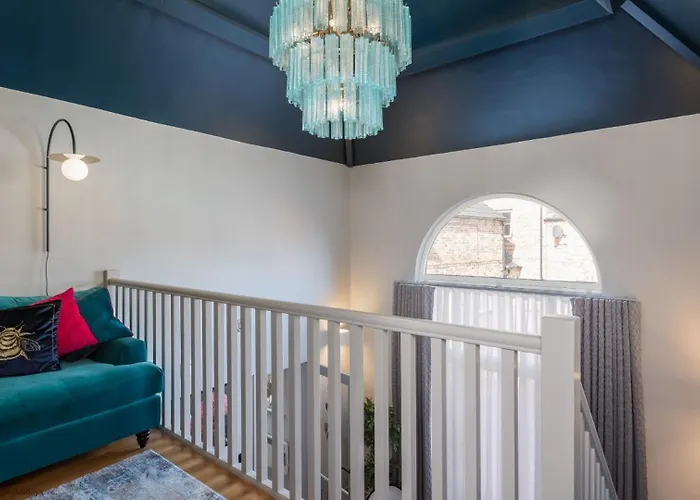 Dovecote House - Luxury Town House - Dog Friendly