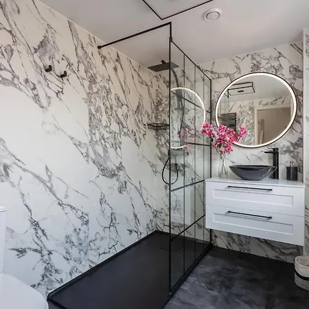 Dovecote House - Luxury Town House - Dog Friendly 요크