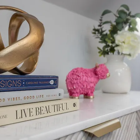 Dovecote House - Luxury Town House - Dog Friendly * 요크