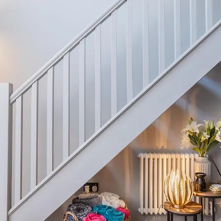 Dovecote House - Luxury Town House - Dog Friendly 펜션 *