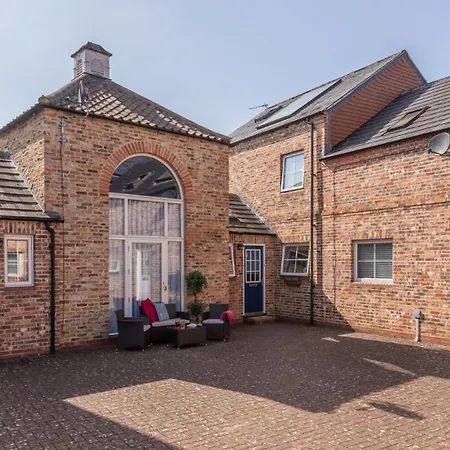 Feriehus Dovecote House - Luxury Town House - Dog Friendly *