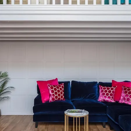 Dovecote House - Luxury Town House - Dog Friendly *