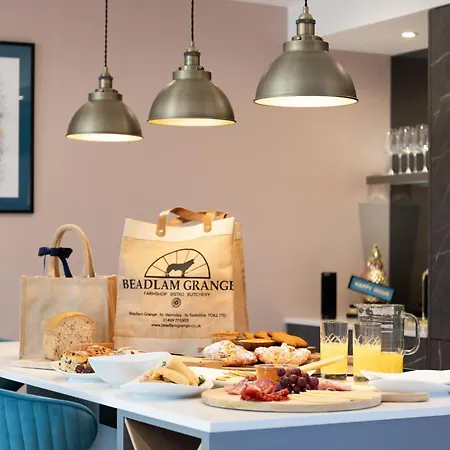 Dovecote House - Luxury Town House - Dog Friendly *